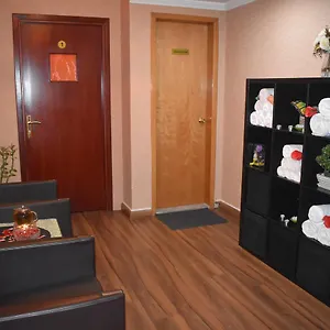 Отель Emirates Plaza